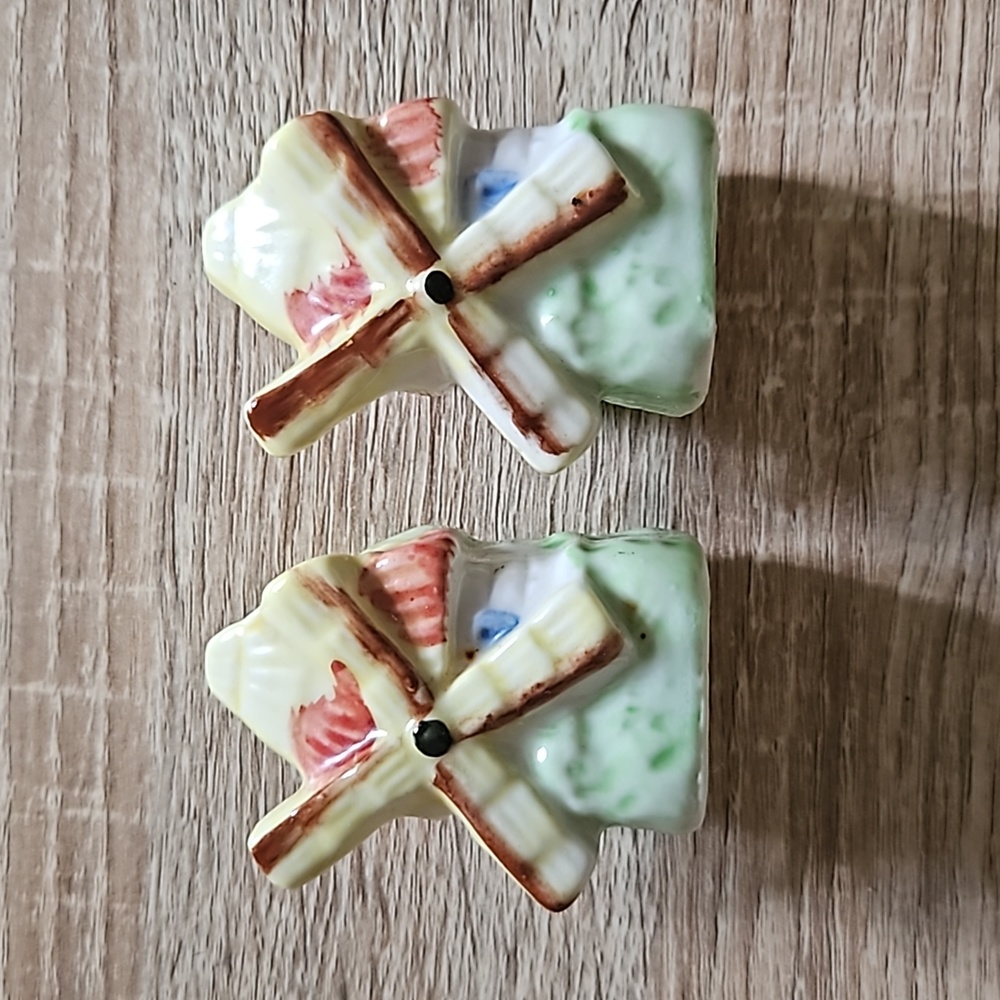 Antique Vintage Windmill Salt and Pepper Shaker Set Made in Japan